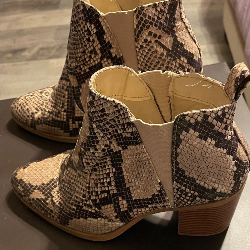 Jessica Simpson Snakeskin Pattern Ankle Boots